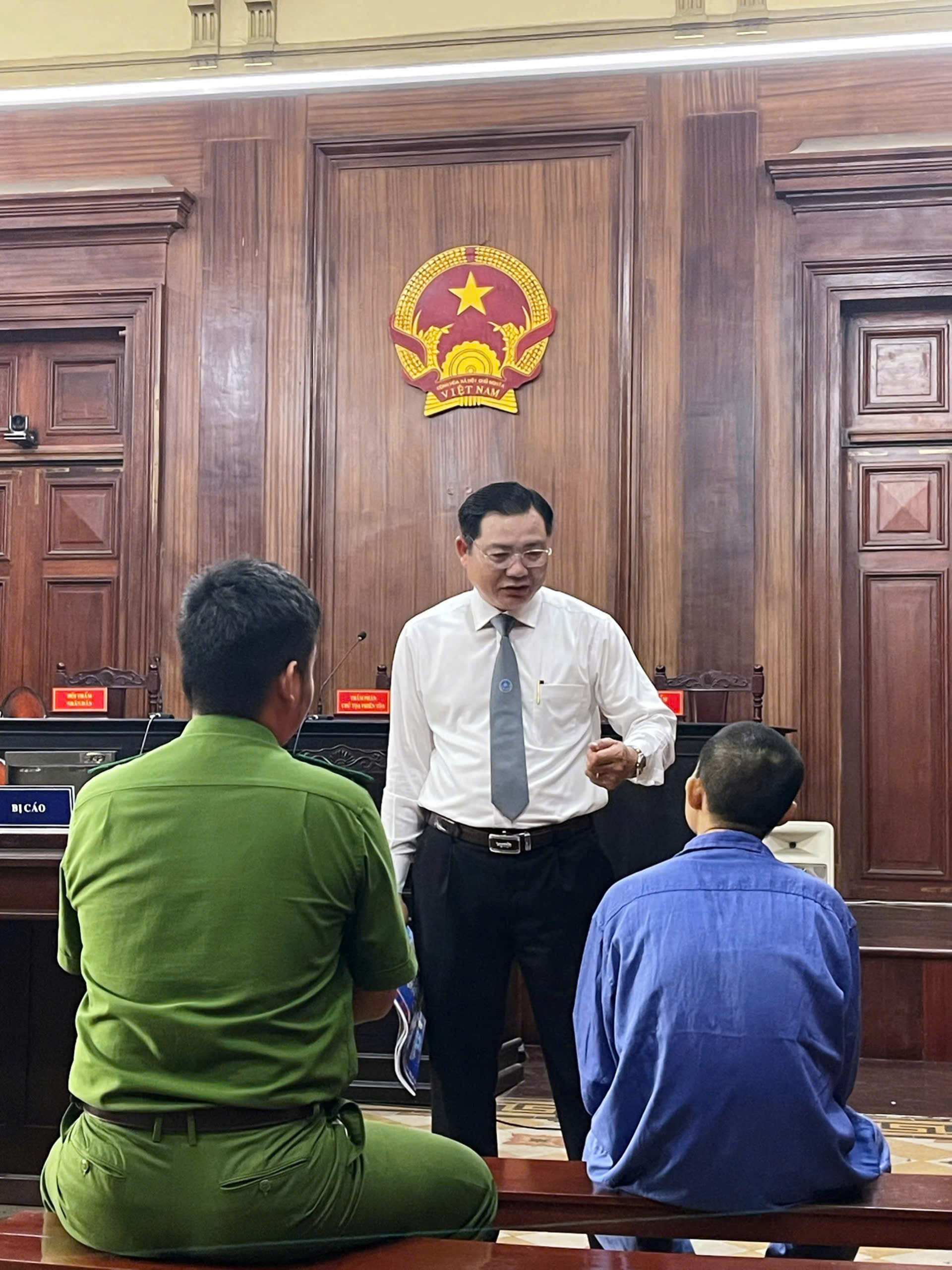 Tố tụng 2