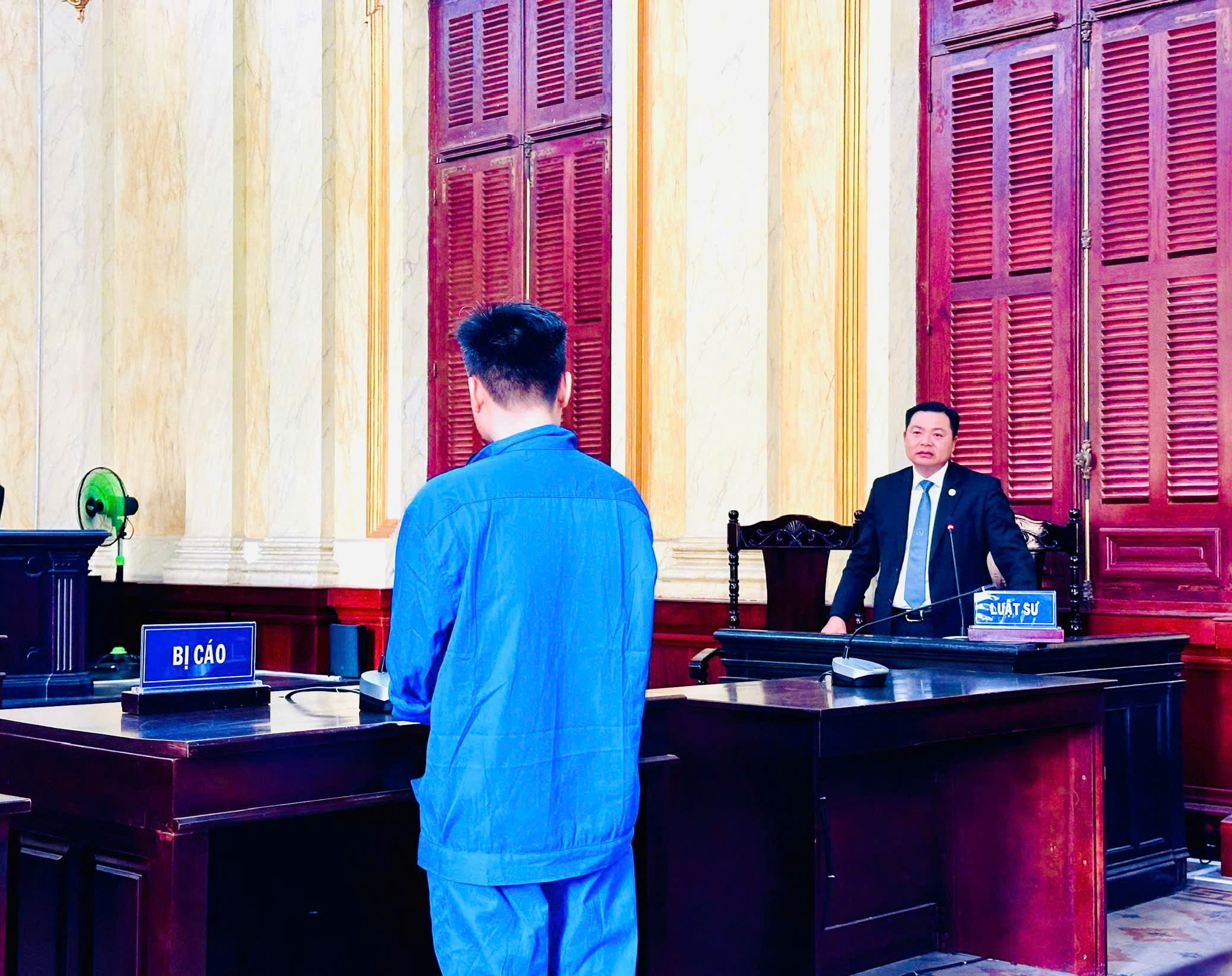 Tố tụng 19